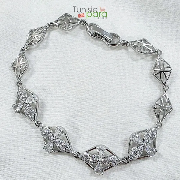 Bracelet Argenté de Luxe – Losanges Ciselés et Fleurs de Cristaux Scintillants