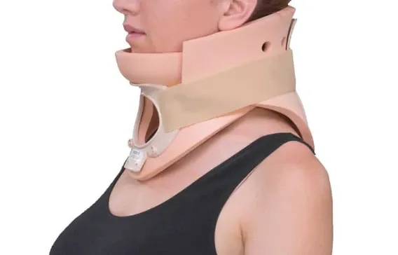 Minerve Cervicale Orthopédique Double Appui avec Ouverture Trachéo